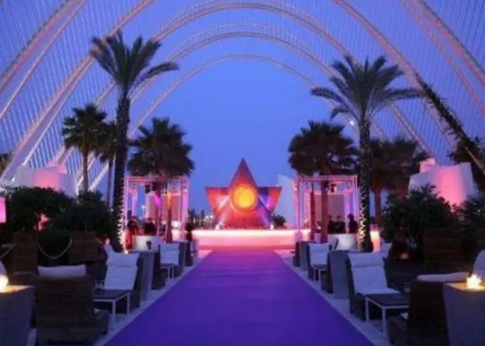 Cool Loft Malvarrosa شقة *